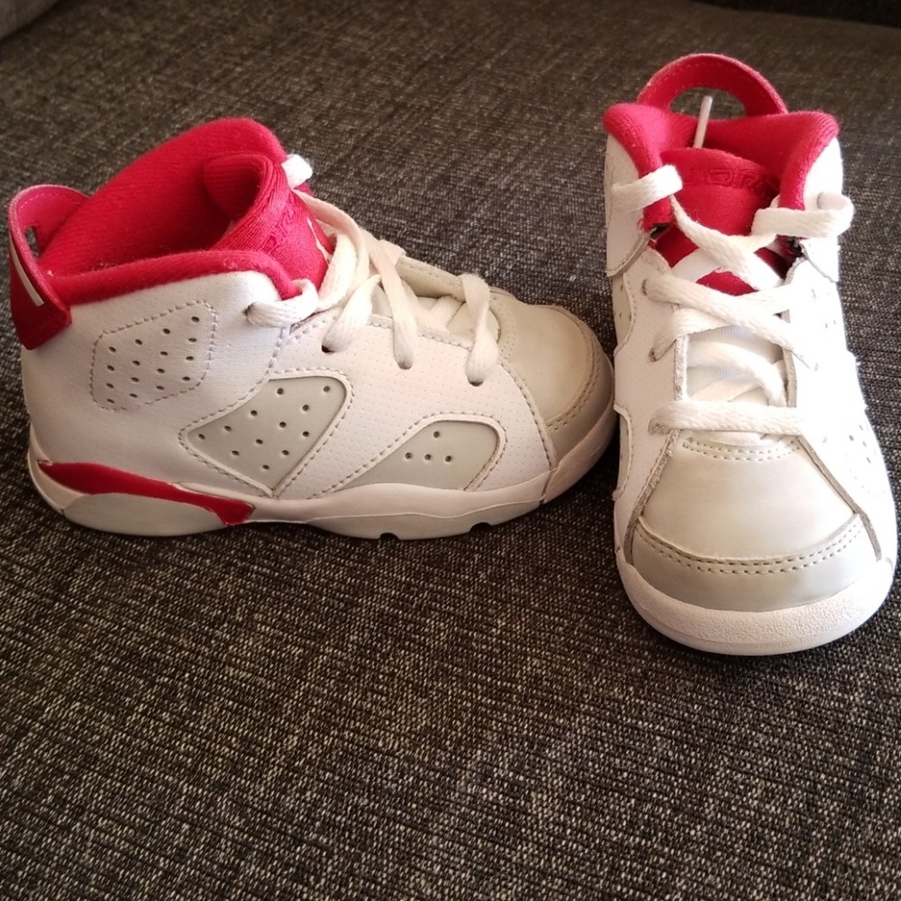 Jordan 6's toddler boys size 7c
